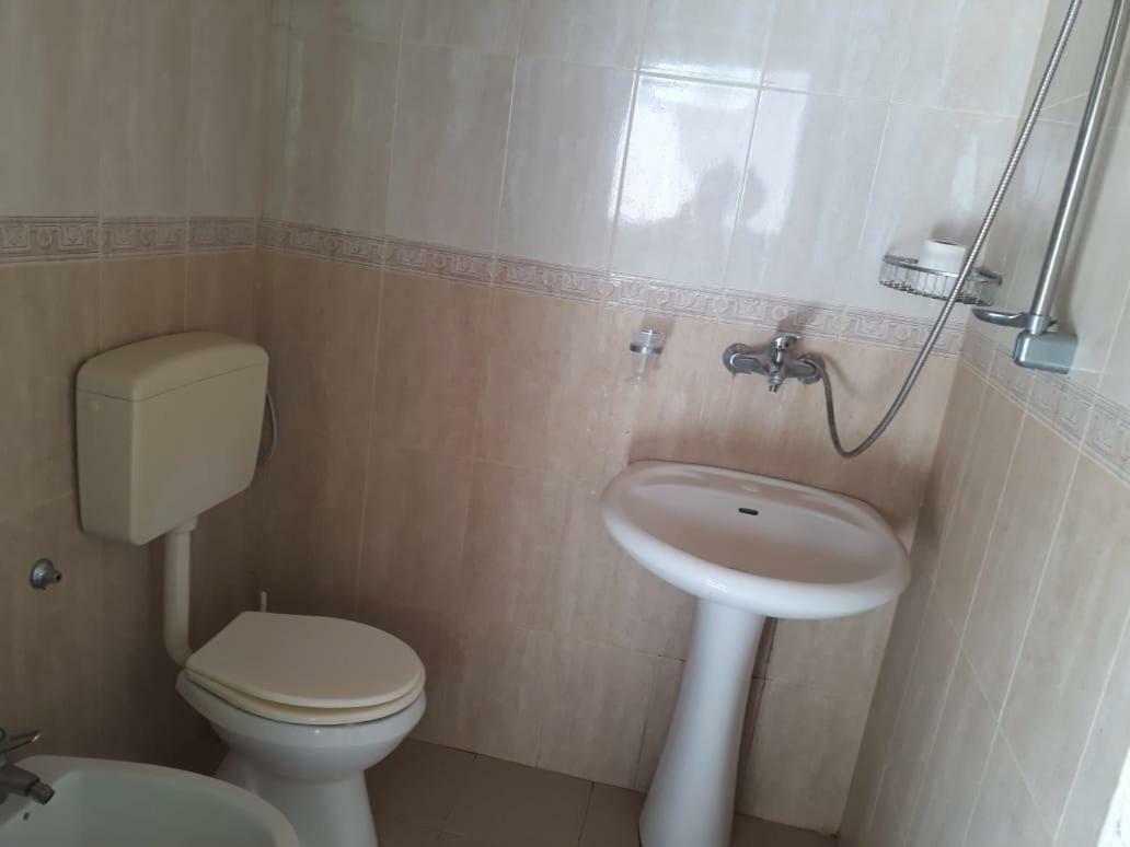 Kolonia E Artistave Appartement Velipojë Buitenkant foto